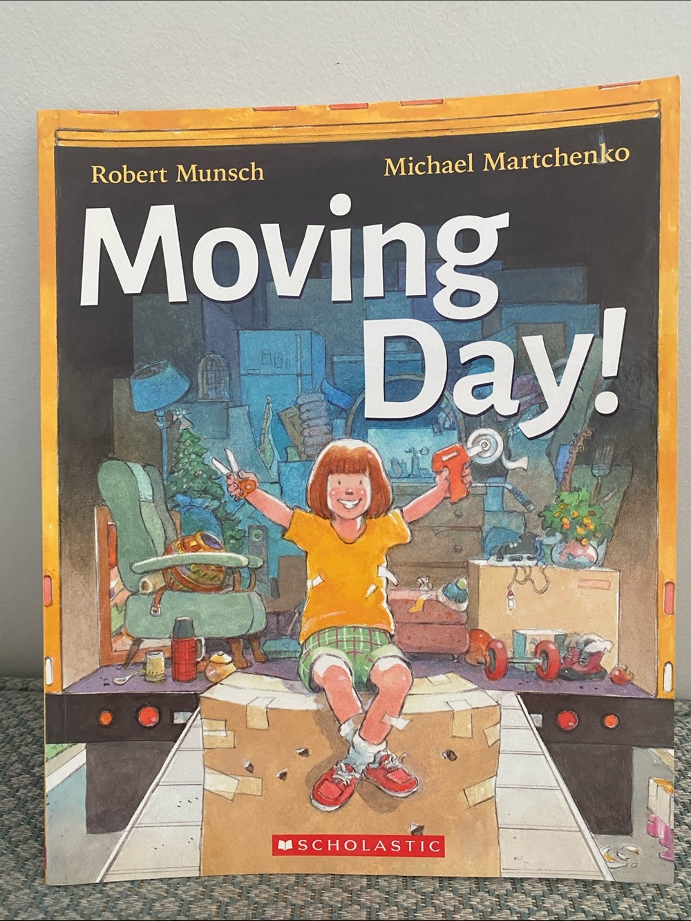 Robert Munsch Storybook Moving Day ! Scholastic